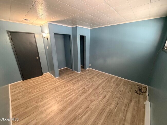 Building Photo - 54 Arch St