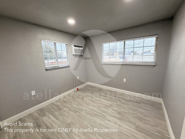 Building Photo - 25781 7th Ave