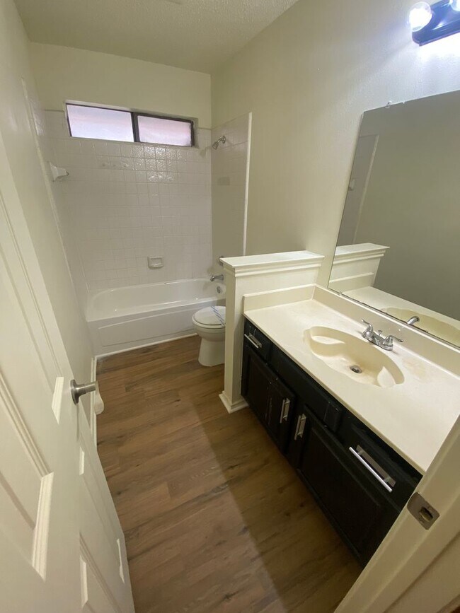 Building Photo - Nice Single Family Home in Cedar Hill