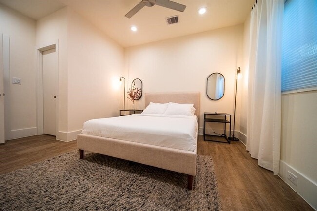 Building Photo - 2212 Francis St