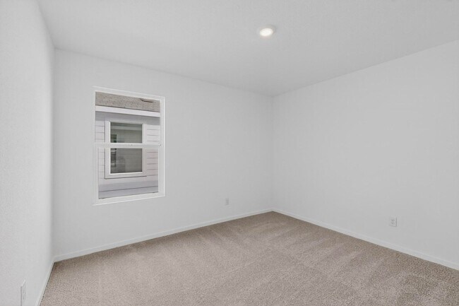 Building Photo - 3 Bedroom, 2 Bath Single-Story Lennar Home in Eastland Community