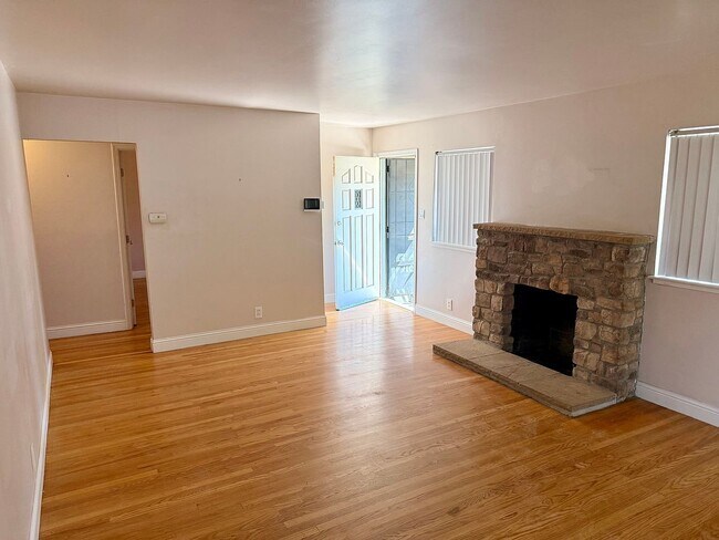 Building Photo - 2110 Fraser Ave
