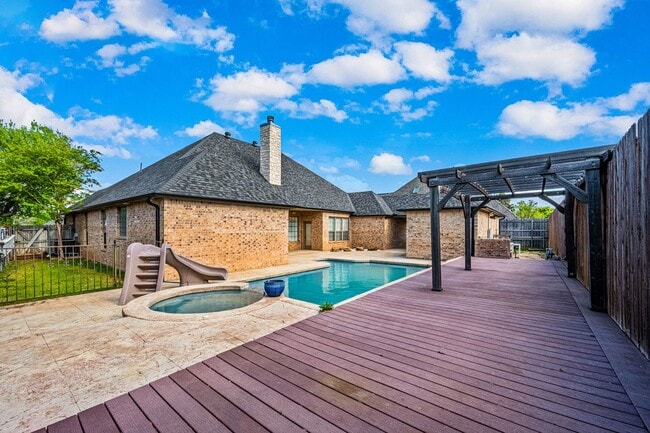 Building Photo - 404 NW 76th- Hot new listing!