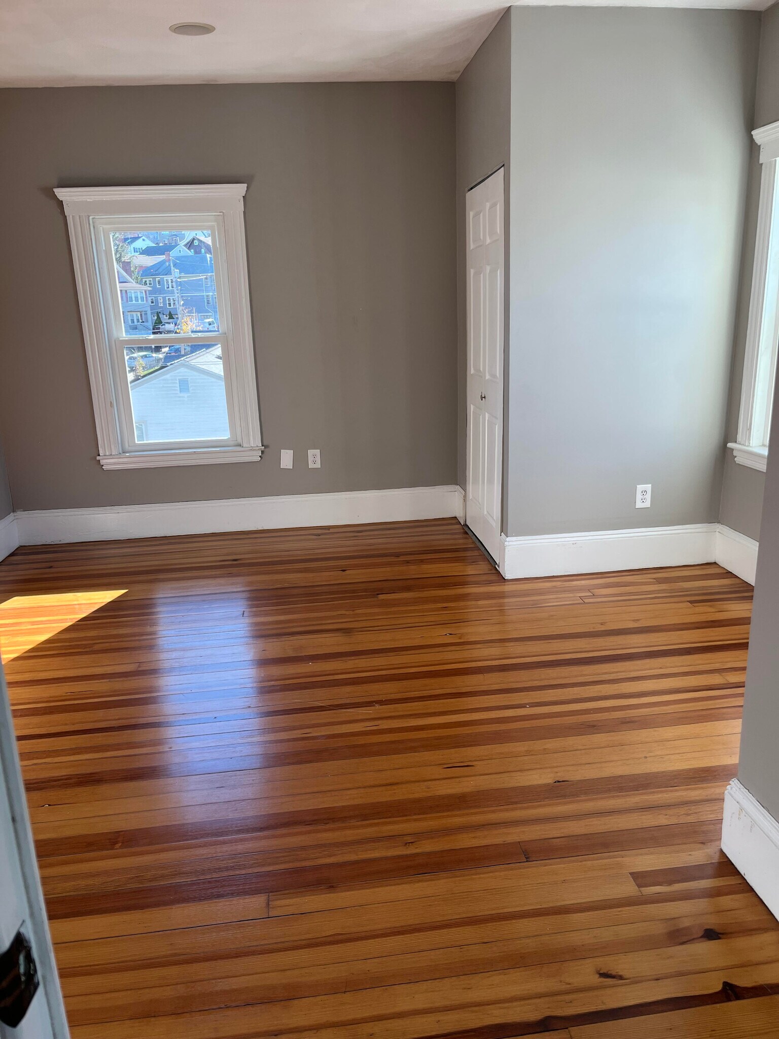 Building Photo - 15 Clarence St