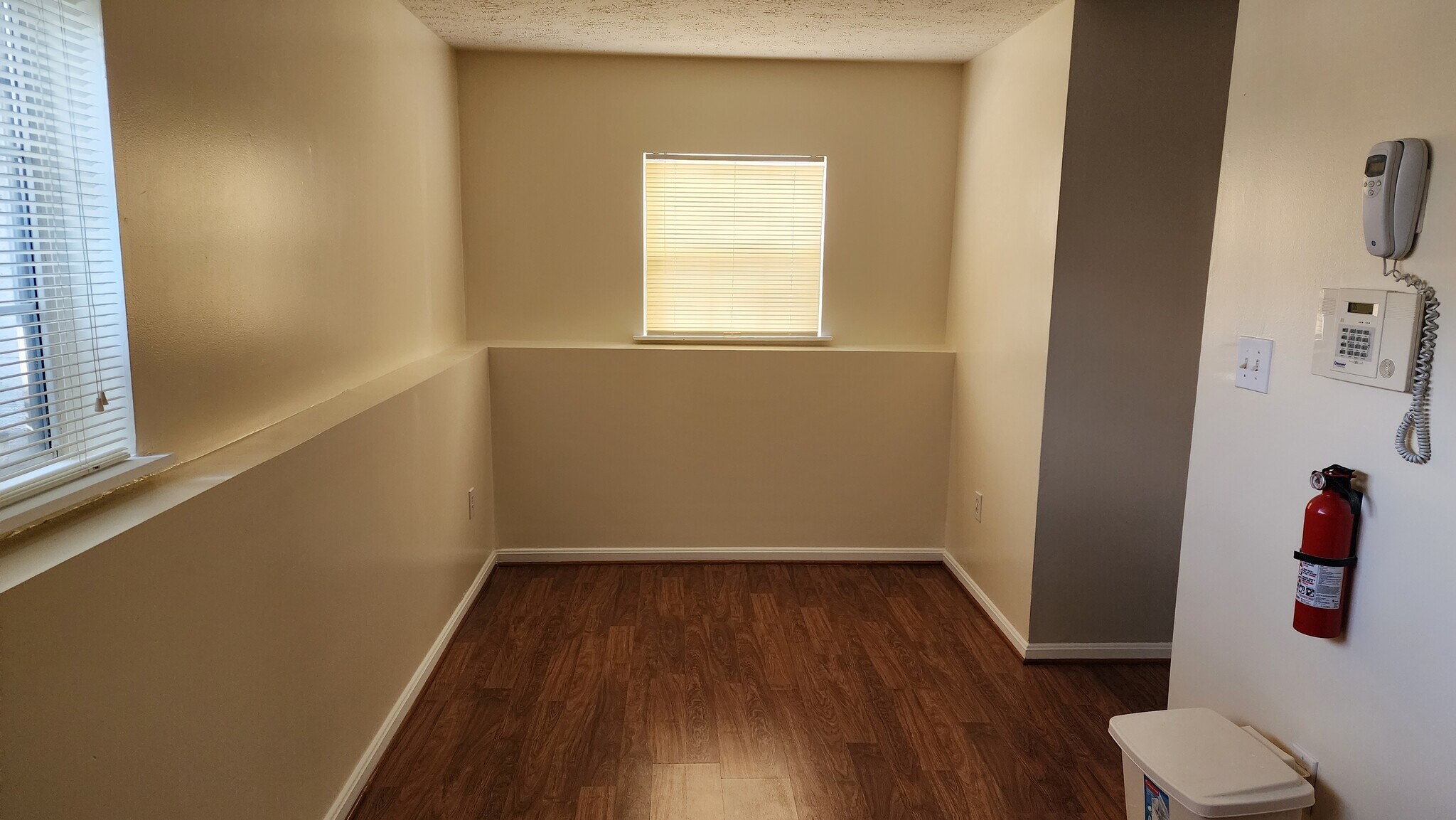 Building Photo - 134 Azalea Ct