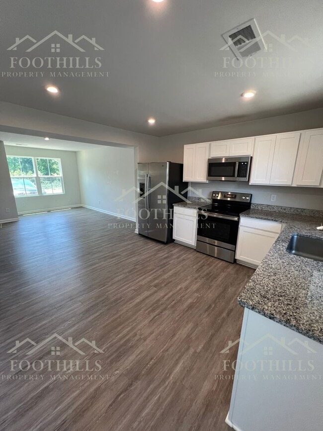 Building Photo - 167 Nicklaus Dr