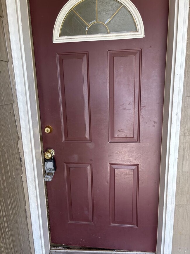 Building Photo - 2061-2061 NE Wolverine Loop