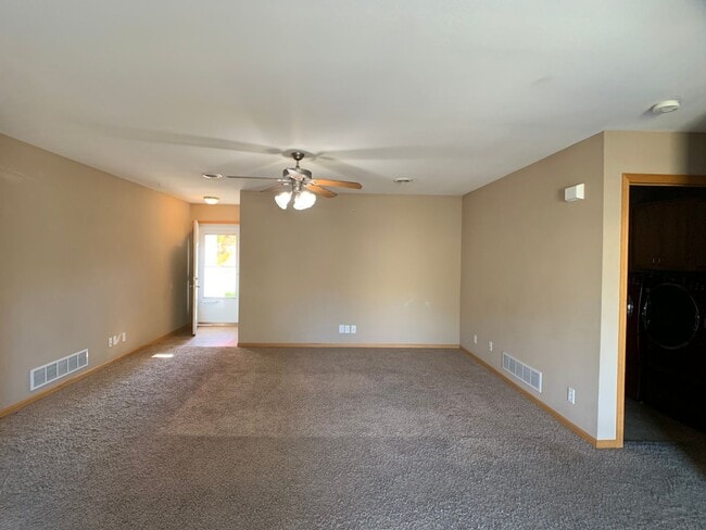 Building Photo - WEST SIDE OF MANHATTAN! FENCED BACKYARD!