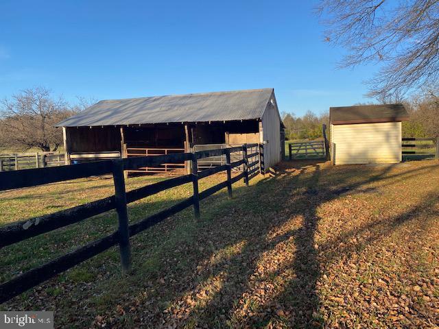 Building Photo - 17 Summerville Rd