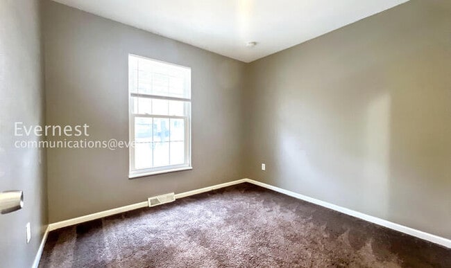 Building Photo - 309 SW Richwood Ln