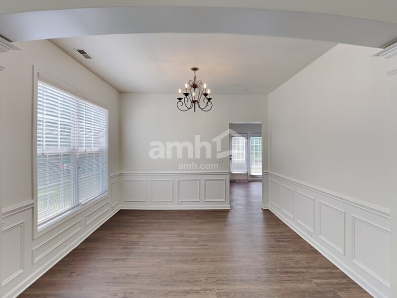 Building Photo - 9823 Jeanette Cir