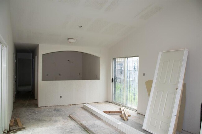 Building Photo - 10356 Chelmsford Dr