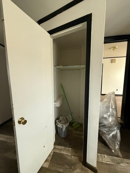 Building Photo - 93 Main St