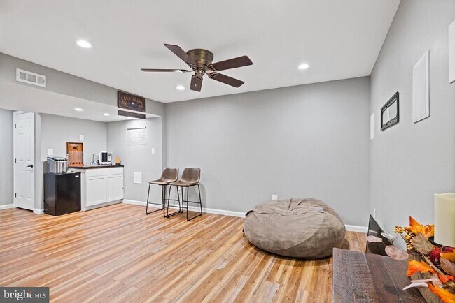 Building Photo - 7014 Allington Manor Cir E