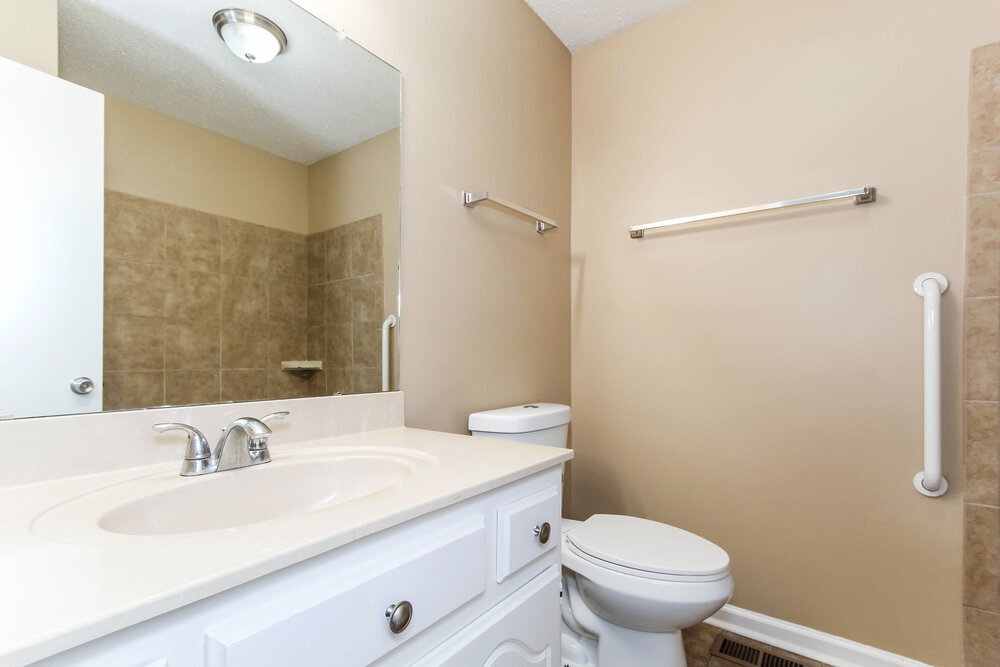 Building Photo - 1233 Willow Creek Pl