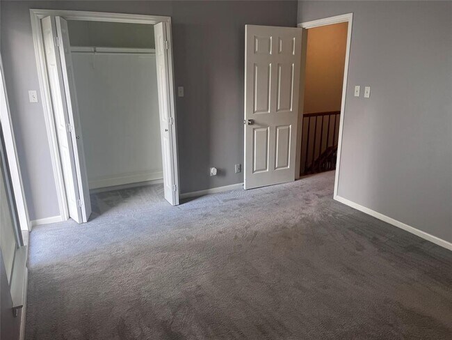 Building Photo - 1307 Kinney Ave