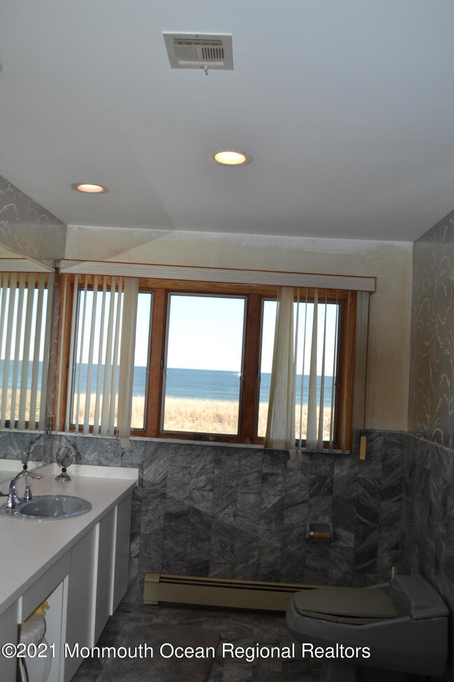 Building Photo - 106 Oceanfront