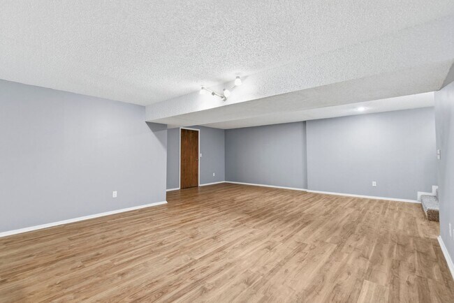 Building Photo - 3460 E Catalpa St