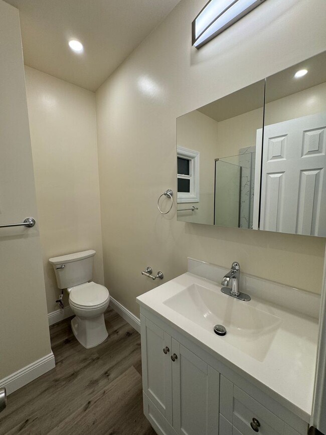 Building Photo - Newly Remodeled 3 Room Studio Apartment