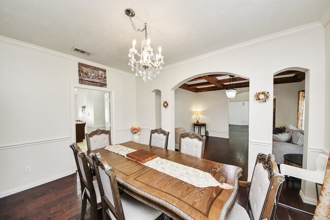 Building Photo - 922 Bayhill Dr