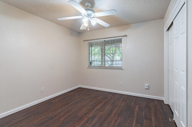 Building Photo - Great 4 Bedroom NW Fresno Home for Lease