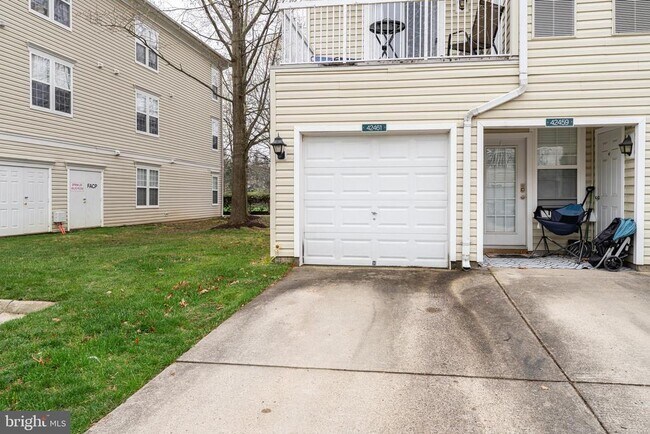 Building Photo - 42461 Rockrose Square