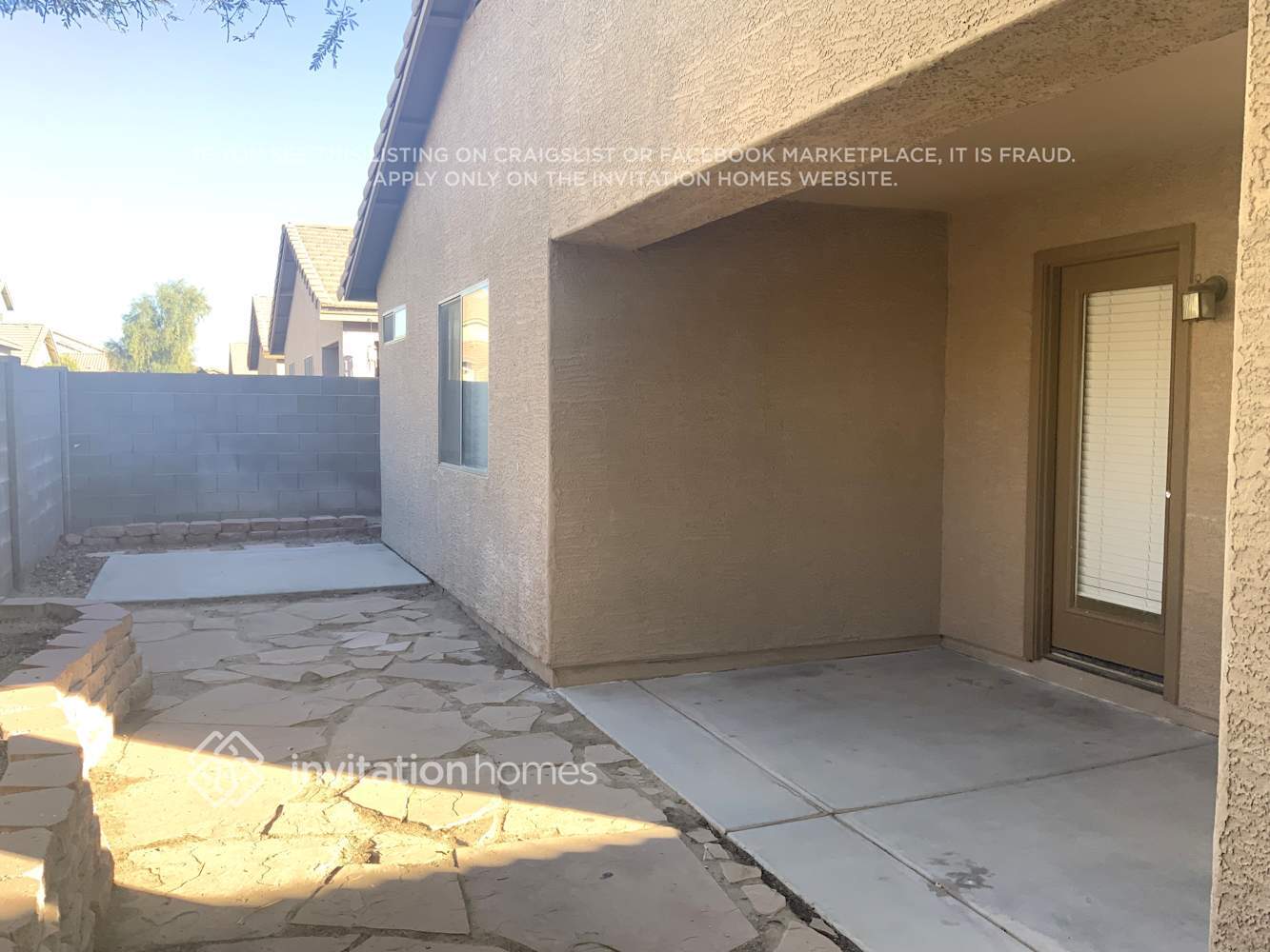 Building Photo - 834 E Impreria St