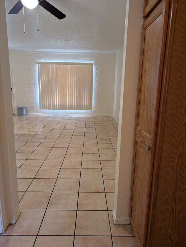 Building Photo - 1418 S Stanley Pl