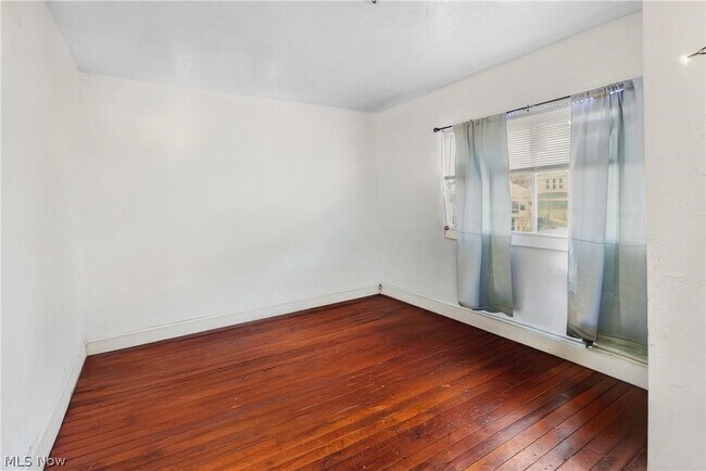 Building Photo - 511 Brown St