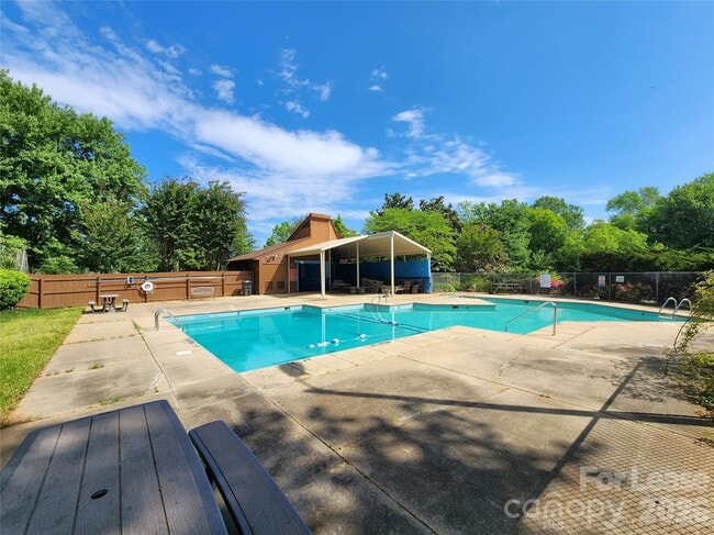 Building Photo - 5721 Dockside Dr