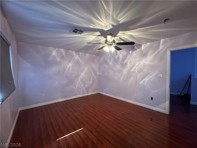 Building Photo - 1709 N Shadow Mountain Pl