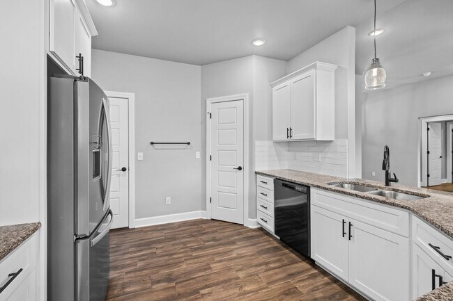 Building Photo - Spacious 4-Bedroom Home with Open Layout, ...