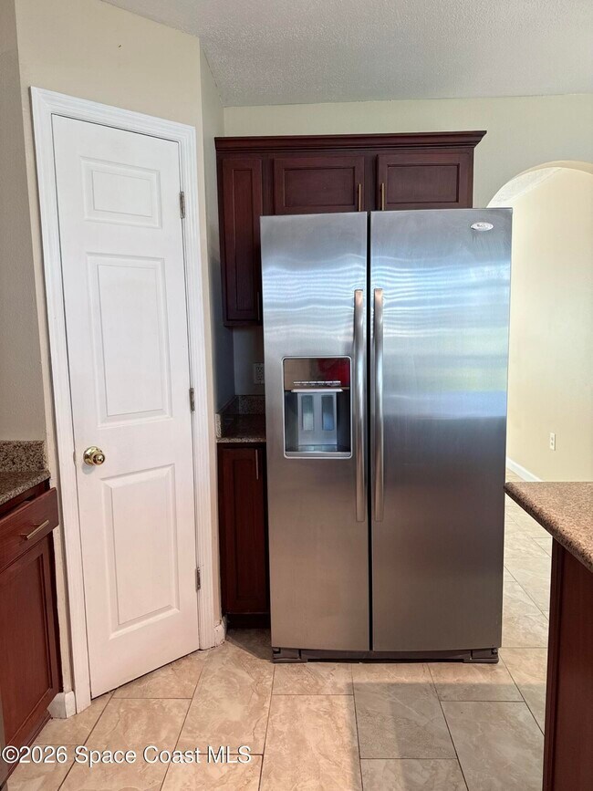 Building Photo - 1718 Sawgrass Dr SW