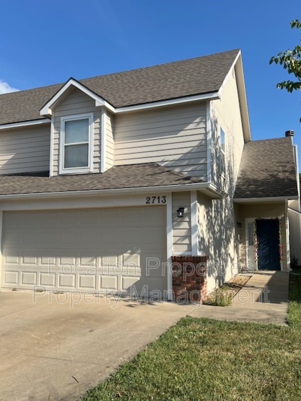 Building Photo - 2713 Grand Cir