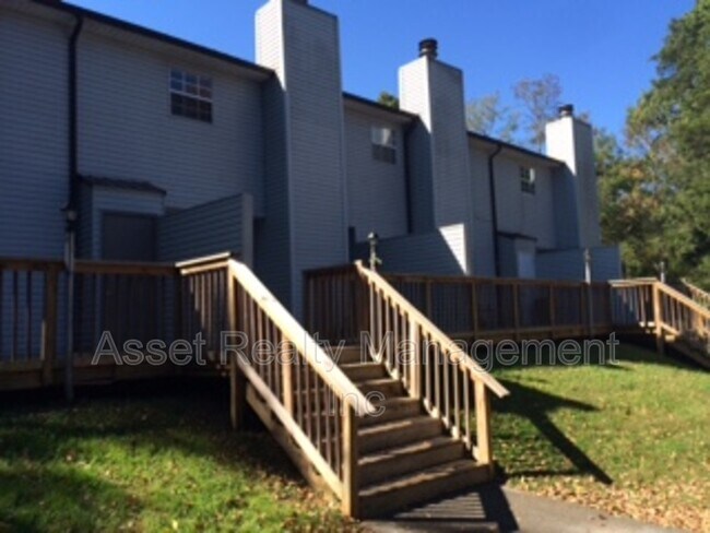 Building Photo - 9116 Cedarpark Ln NW