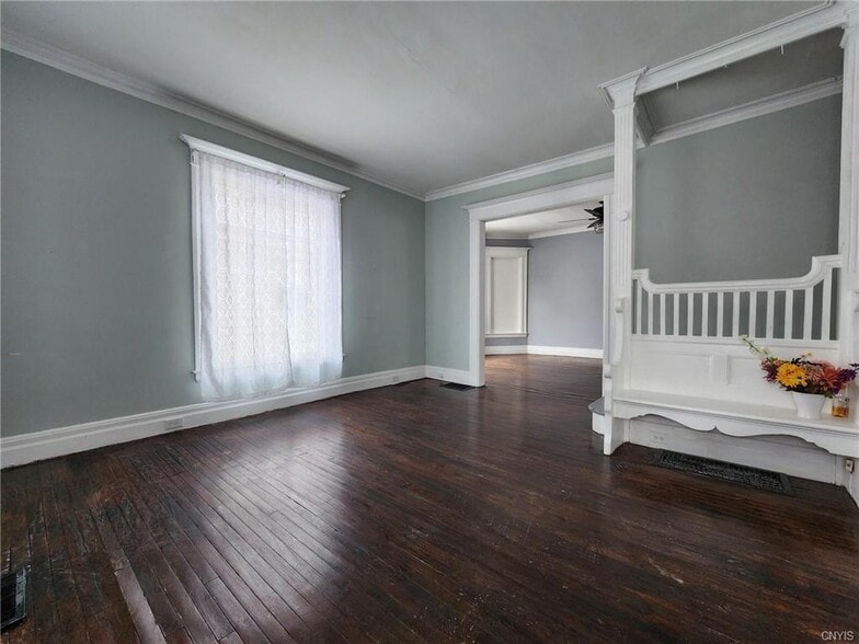 Building Photo - 218 S Pleasant St