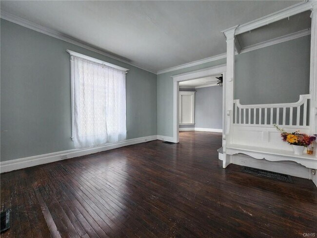 Building Photo - 218 S Pleasant St