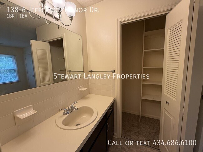 Building Photo - 138-6 Jefferson Manor Dr.-