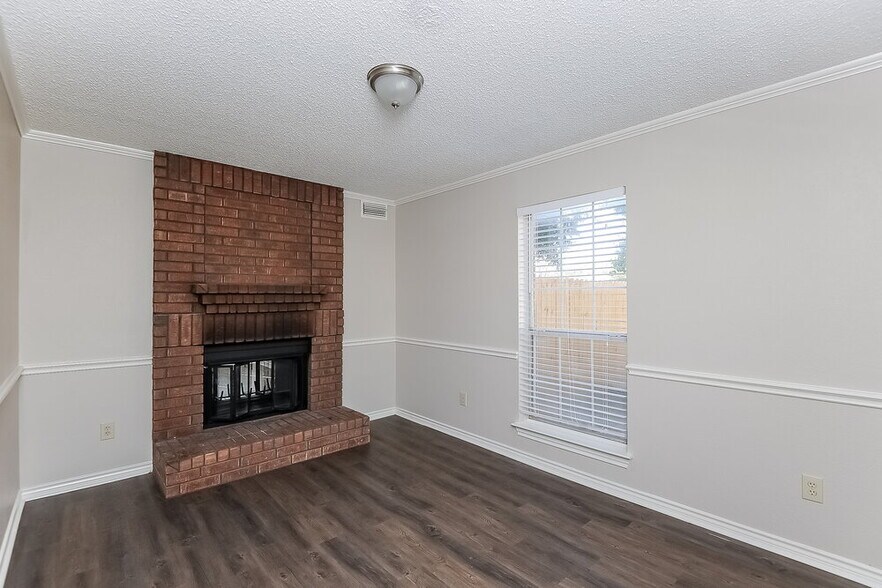 Building Photo - 720 Finley St