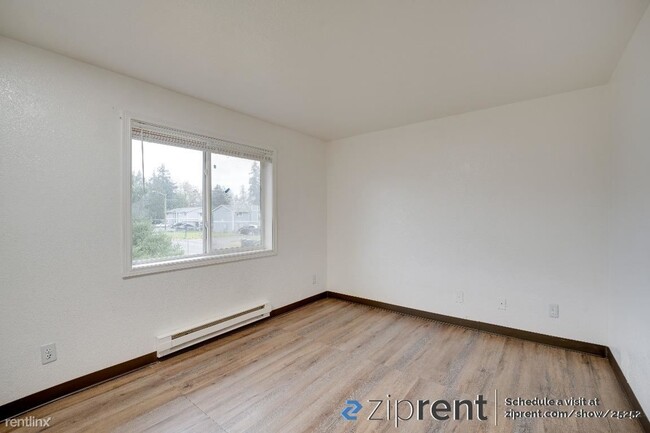 Building Photo - 2 br, 1 bath 4plex - 7613 9th Avenue Court...