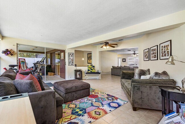 Building Photo - Beautiful Family Home in Boca Raton
