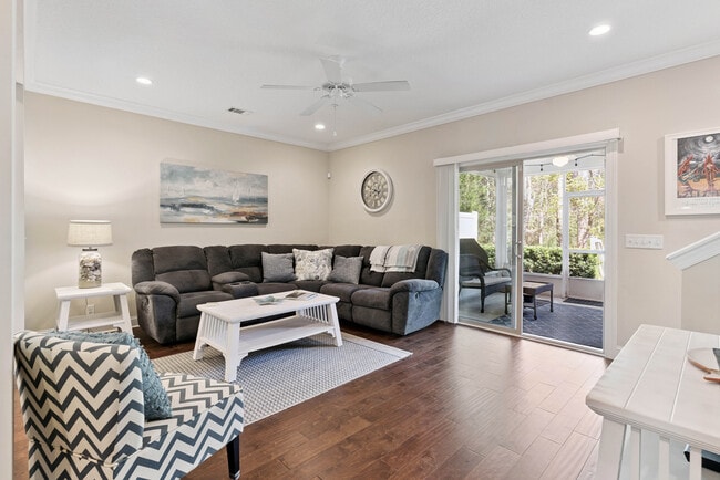 Building Photo - 807 Mariners Cir