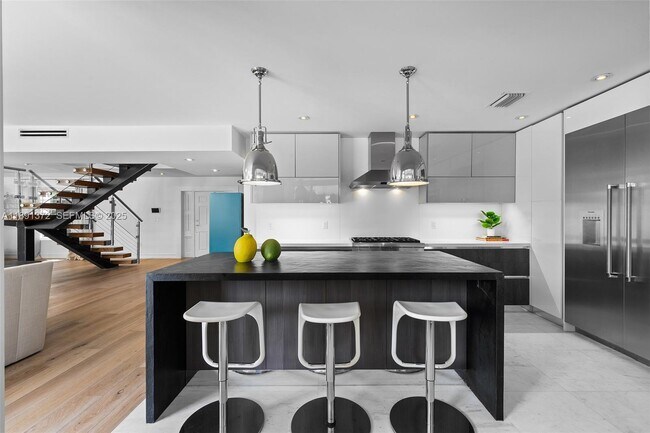 Building Photo - 575 Bay Point Rd