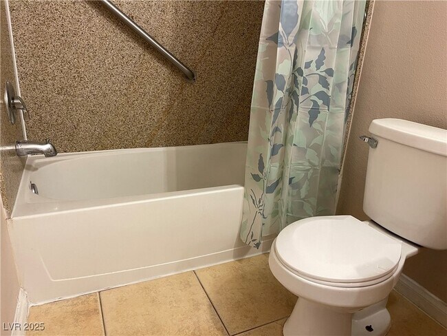 Building Photo - 8000 W Badura Ave