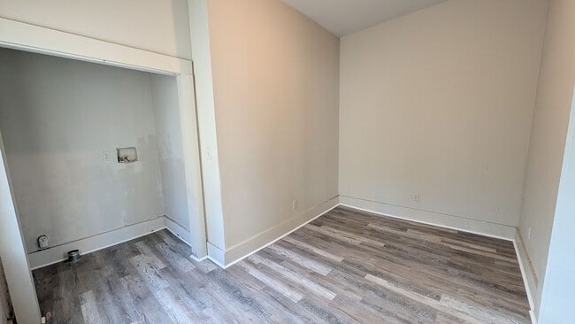 Building Photo - 3BR/2BA -- Deck, Separate Dining Room, In-Unit Laundry