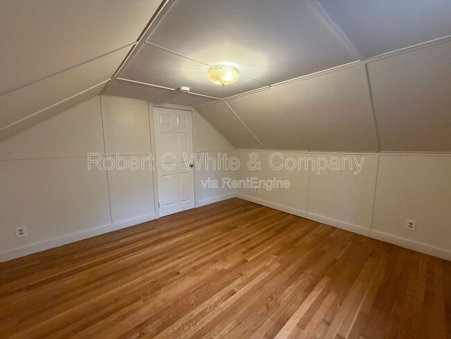 Building Photo - 36 Pomeroy Ave