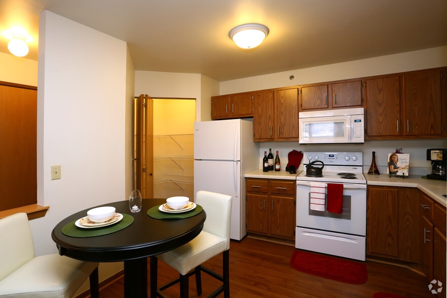 Riverside Glen Apartments Rockford, IL Apartment Finder