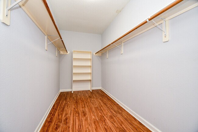 Building Photo - 3019 Red Oak Leaf Trail