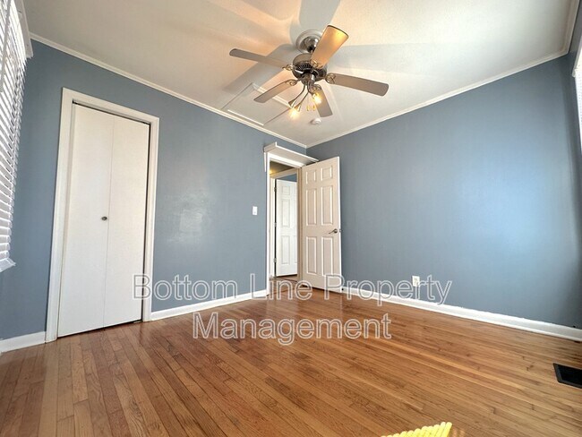 Building Photo - 2806 Mary Ave