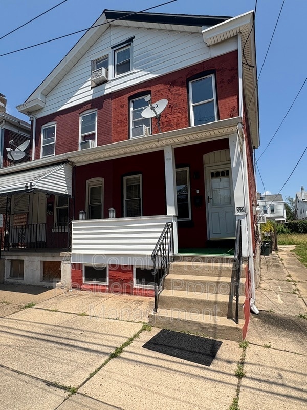 Building Photo - 32 Dresden Ave
